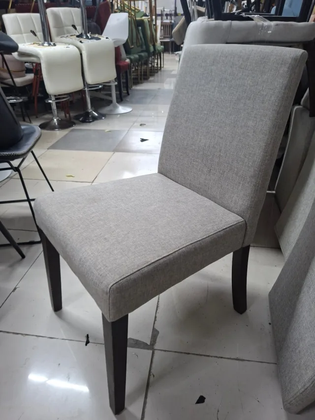 6-Seater Dining Set with Dark Wood Table and Fabric Chairs - الصورة 3