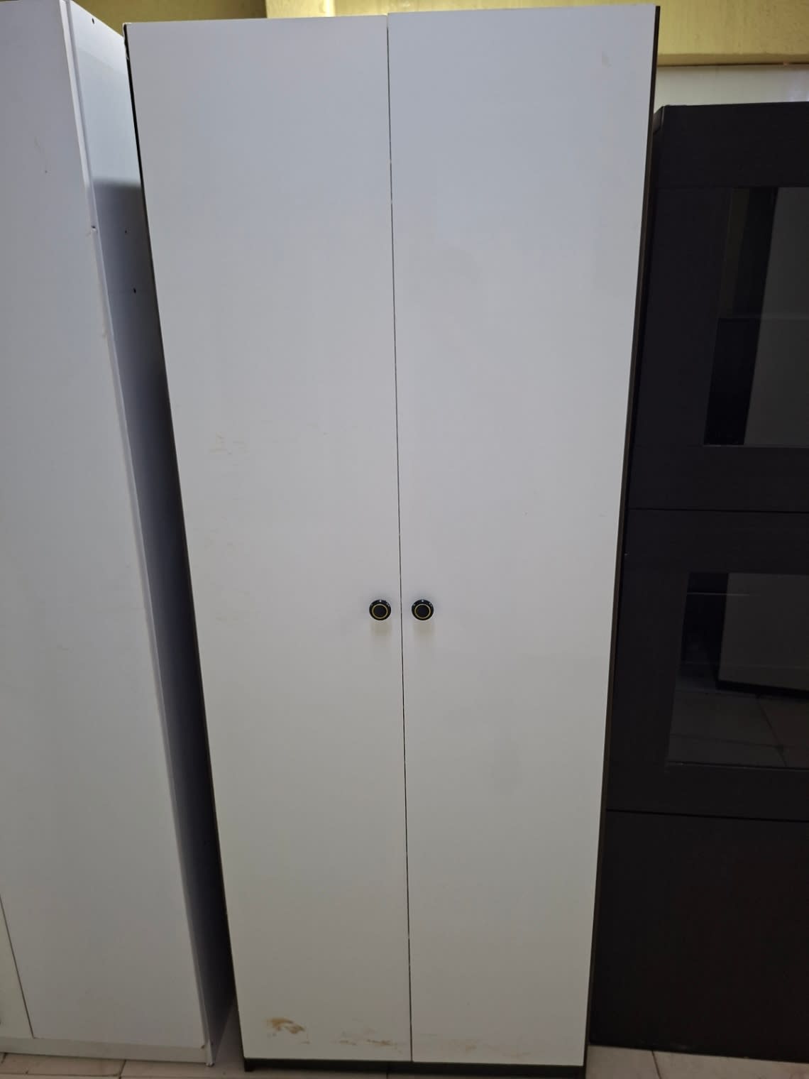2-Door Wardrobe with Mirror